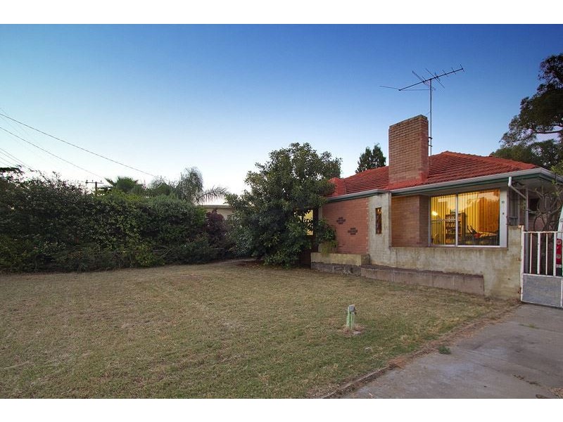 9 Harlow Road, Calista WA 6167