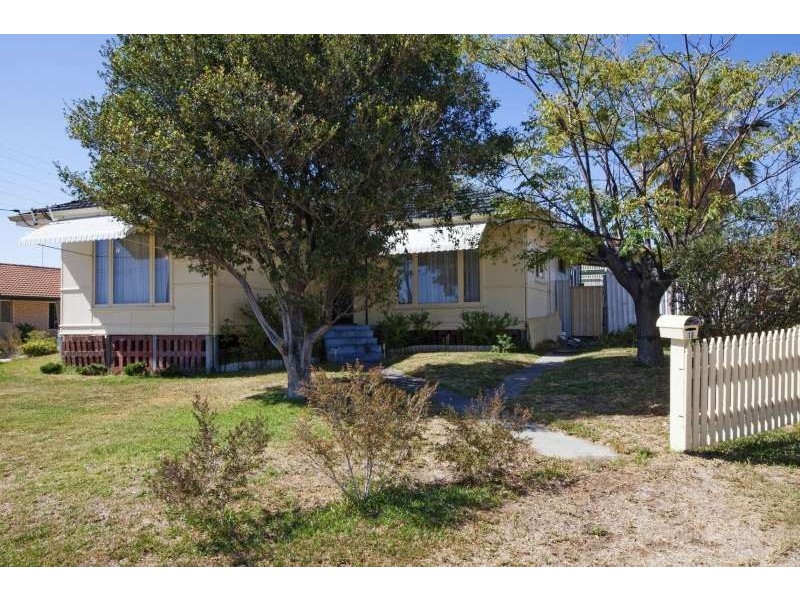 18 Strode Avenue, Hamilton Hill WA 6163