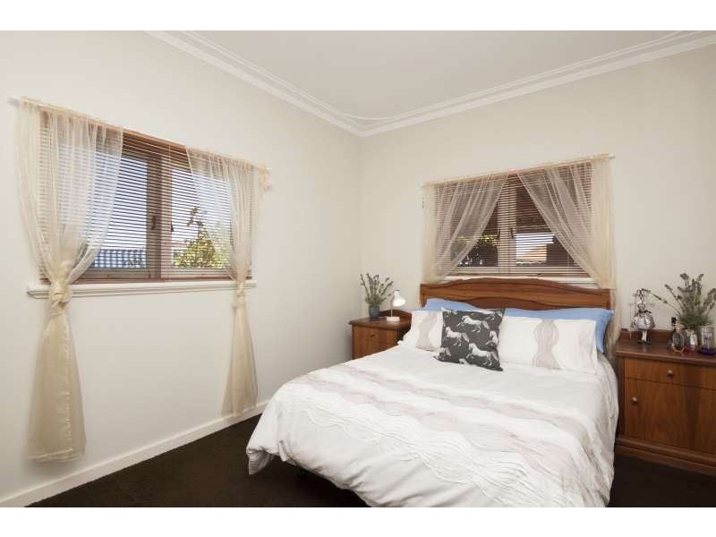 18 Strode Avenue, Hamilton Hill WA 6163