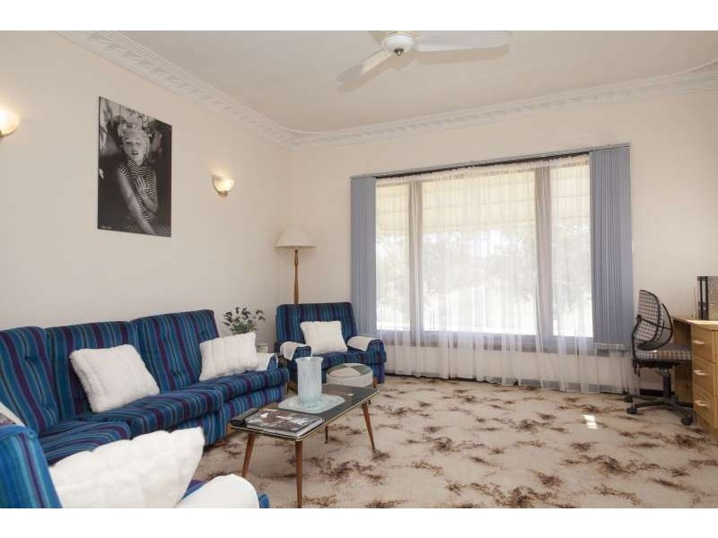 18 Strode Avenue, Hamilton Hill WA 6163