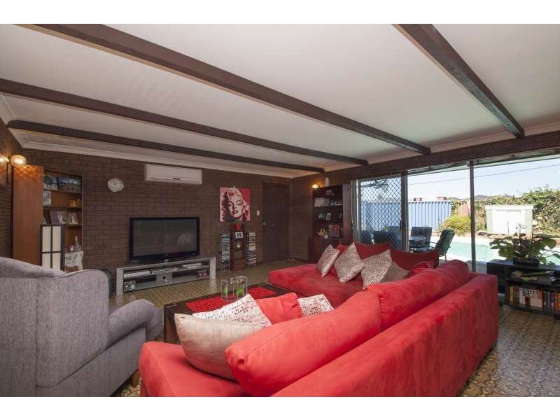 18 Strode Avenue, Hamilton Hill WA 6163