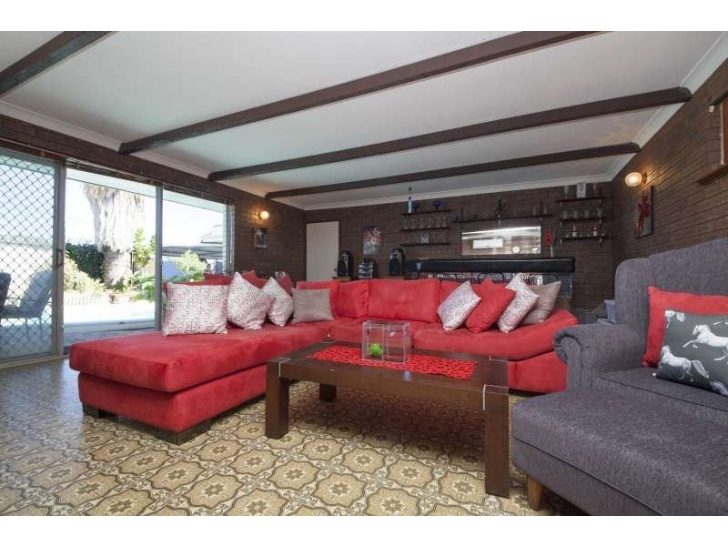 18 Strode Avenue, Hamilton Hill WA 6163