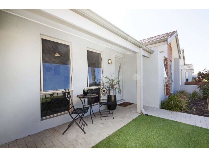 8/1 Humboldt Entrance, Aubin Grove WA 6164