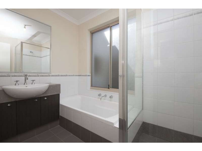 8/1 Humboldt Entrance, Aubin Grove WA 6164