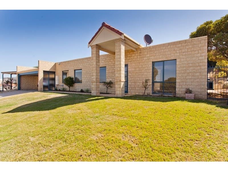 11 Colpoys Place, Coogee WA 6166