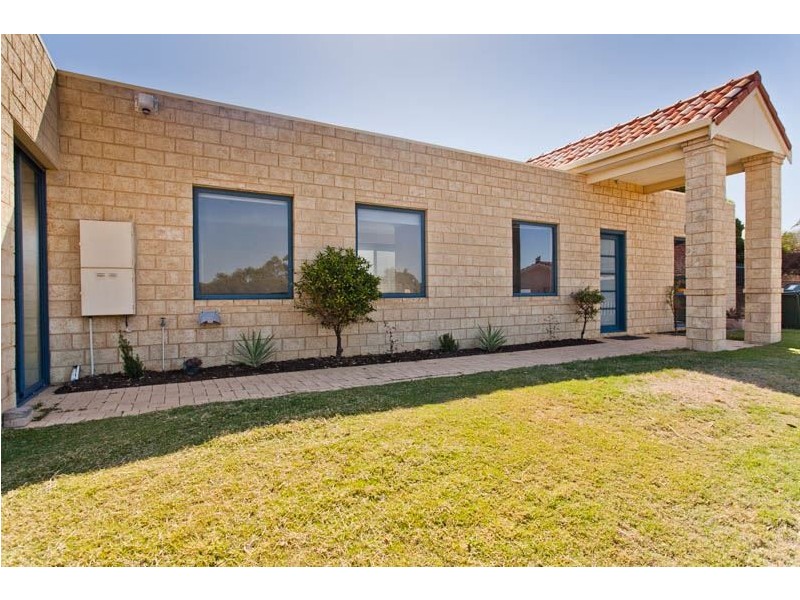 11 Colpoys Place, Coogee WA 6166