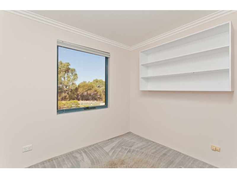 11 Colpoys Place, Coogee WA 6166