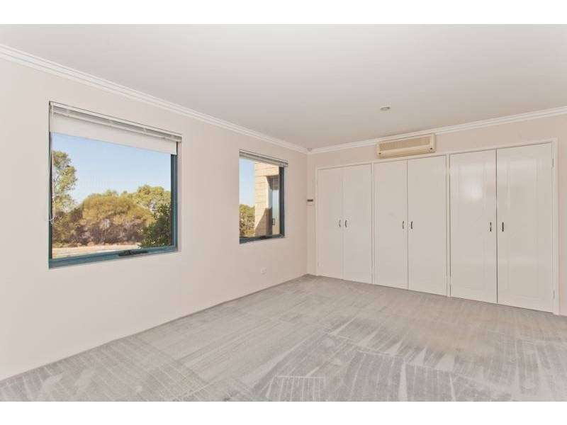 11 Colpoys Place, Coogee WA 6166