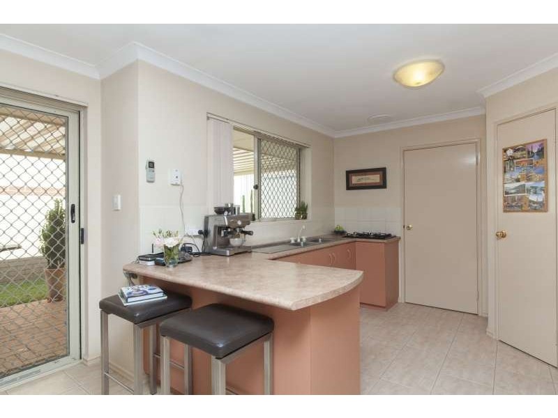 1/1 Azolla Court, Coogee WA 6166