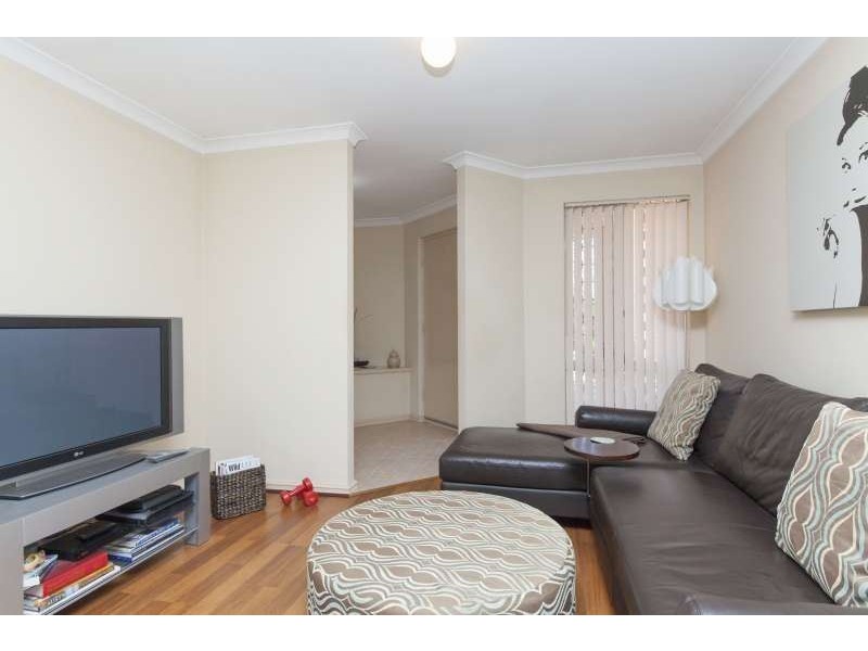 1/1 Azolla Court, Coogee WA 6166