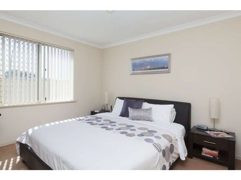 1/1 Azolla Court, Coogee WA 6166