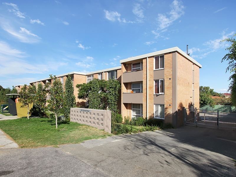 27/221 Clontarf Road, Hamilton Hill WA 6163