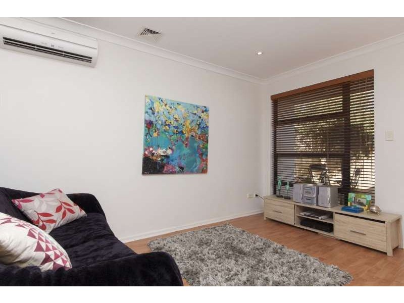 6/2 Lear Place, Coolbellup WA 6163