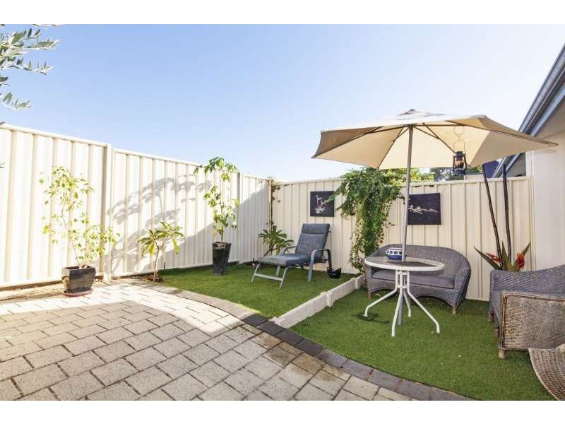 6/2 Lear Place, Coolbellup WA 6163