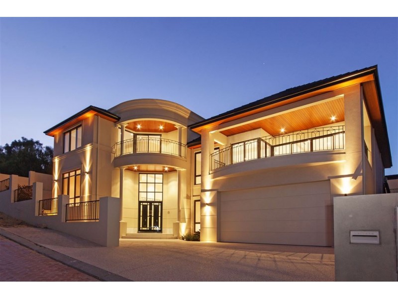 5 Sumich Gardens, Coogee WA 6166