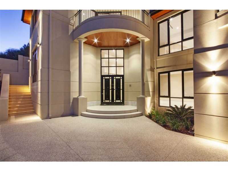 5 Sumich Gardens, Coogee WA 6166