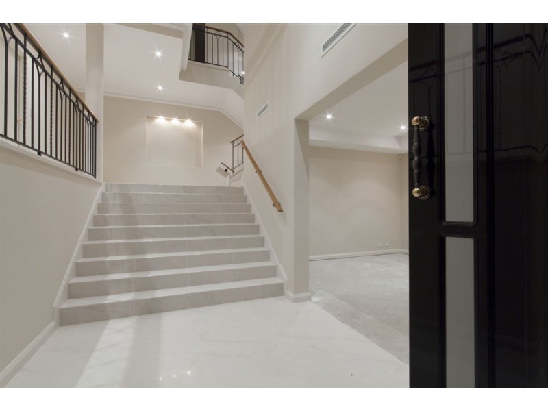 5 Sumich Gardens, Coogee WA 6166