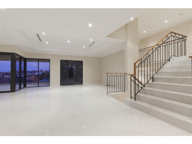 5 Sumich Gardens, Coogee WA 6166