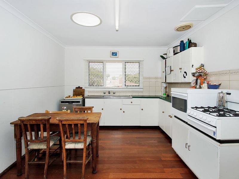 10 Emilia Street, Coolbellup WA 6163