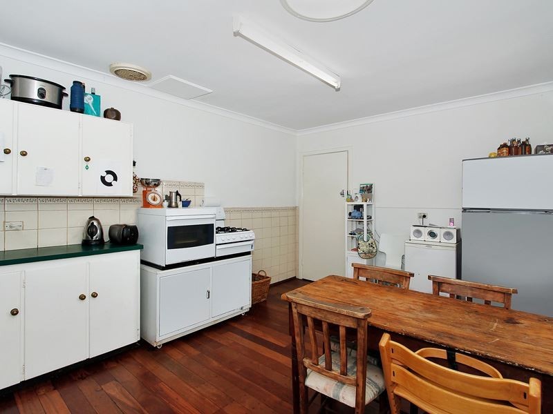 10 Emilia Street, Coolbellup WA 6163