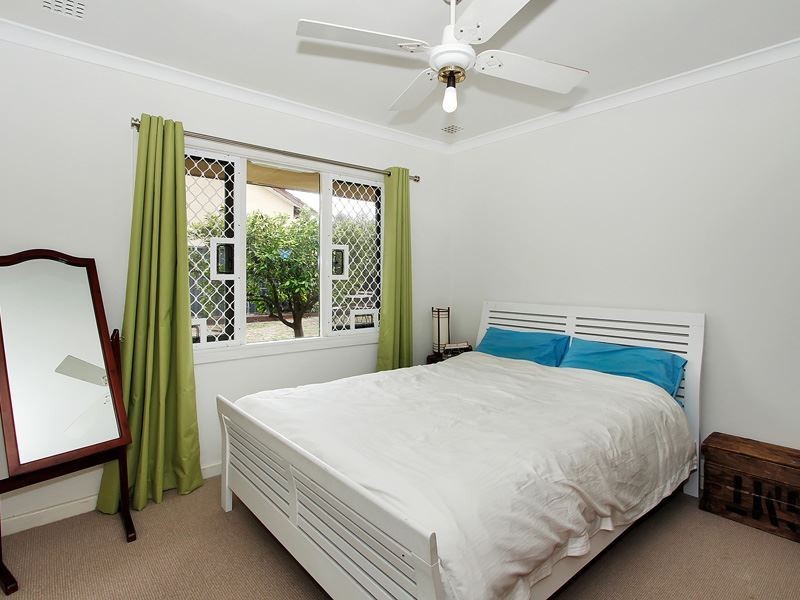10 Emilia Street, Coolbellup WA 6163