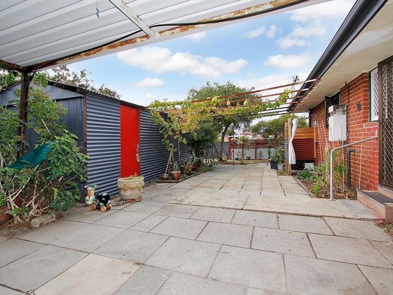 10 Emilia Street, Coolbellup WA 6163