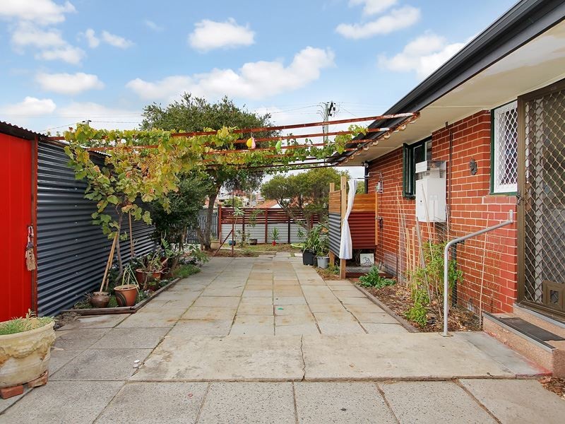 10 Emilia Street, Coolbellup WA 6163
