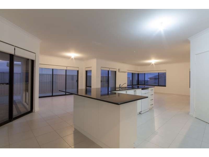 25 Panarea Crest, Yangebup WA 6164