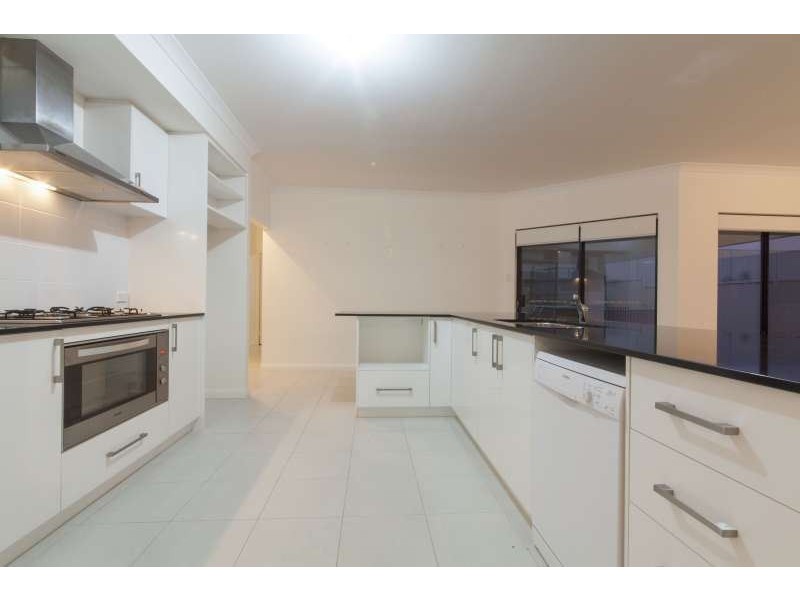 25 Panarea Crest, Yangebup WA 6164