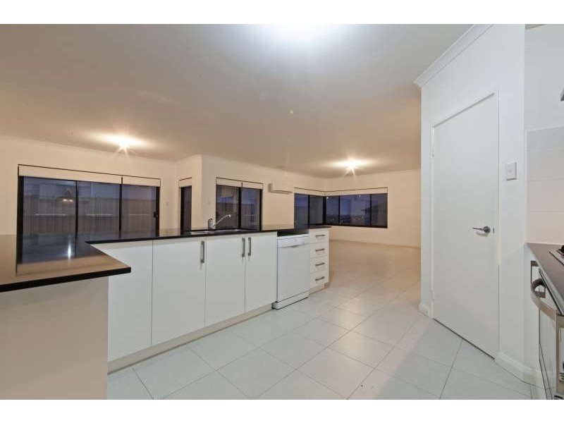 25 Panarea Crest, Yangebup WA 6164