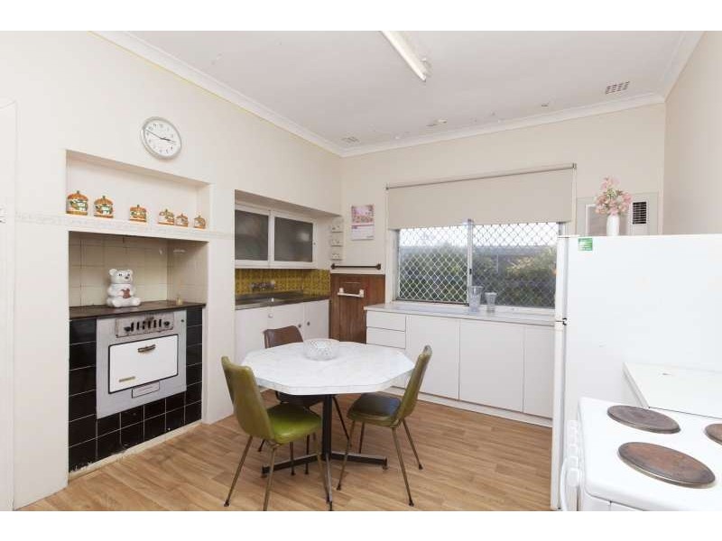 1 Sumpton Street, Hilton WA 6163