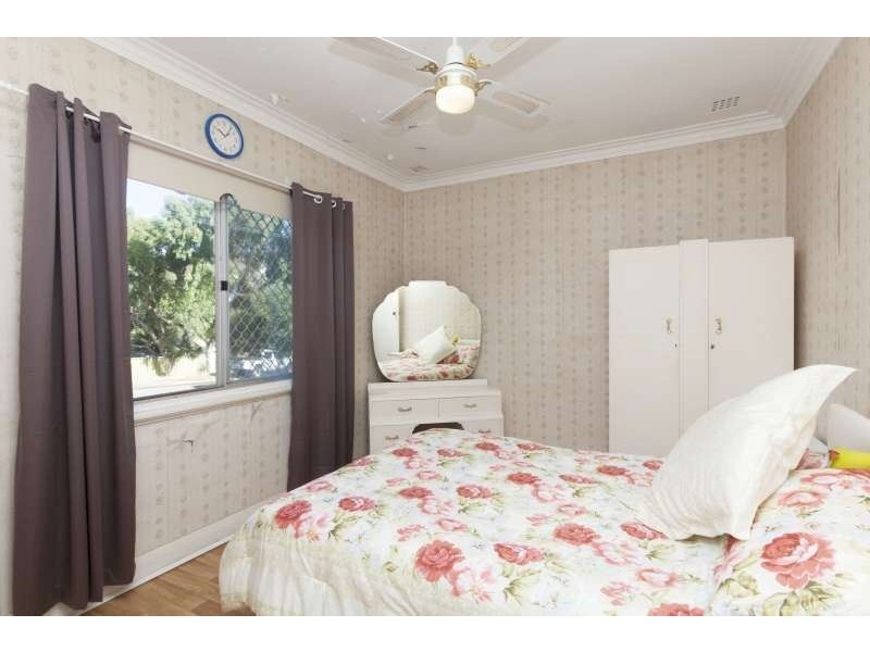 1 Sumpton Street, Hilton WA 6163