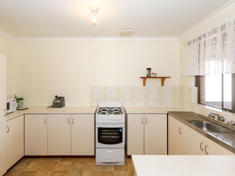 39 Erpingham Road, Hamilton Hill WA 6163