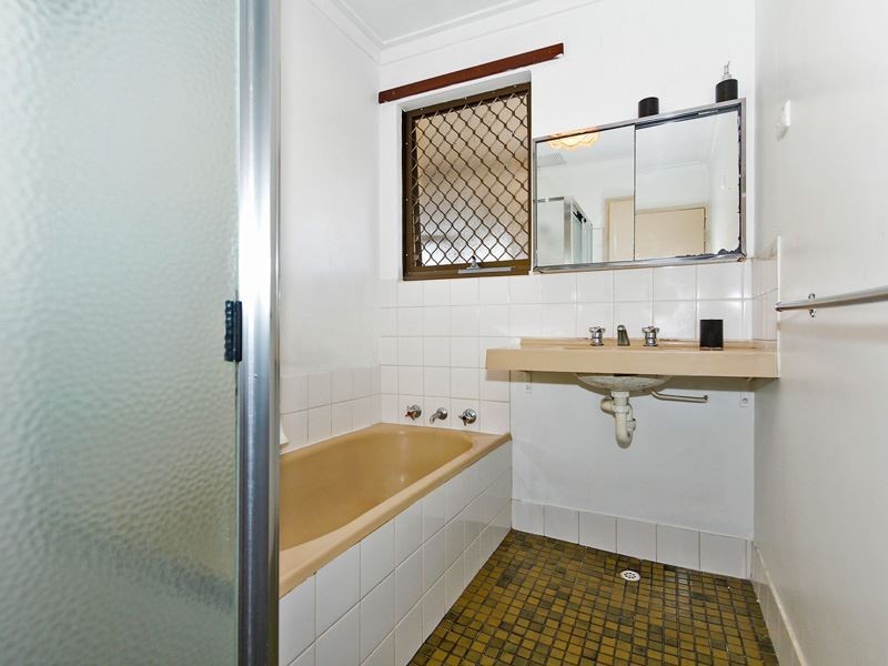 39 Erpingham Road, Hamilton Hill WA 6163