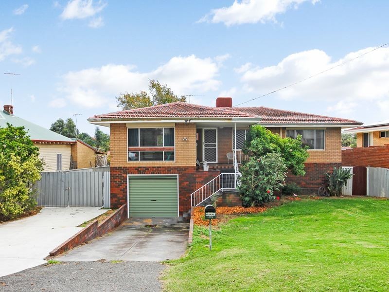 120 Clontarf Road, Hamilton Hill WA 6163