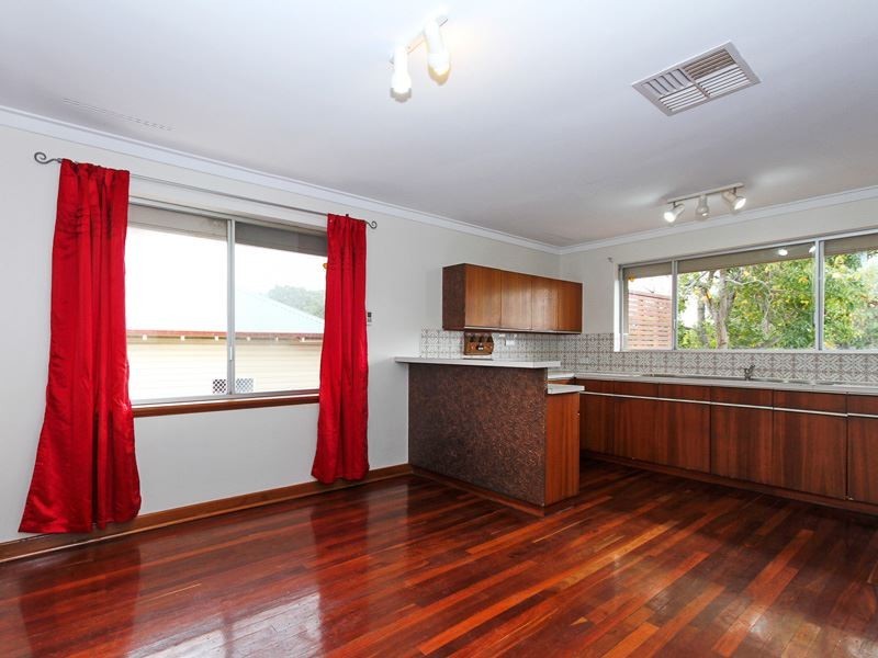 120 Clontarf Road, Hamilton Hill WA 6163