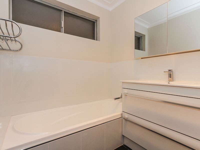 120 Clontarf Road, Hamilton Hill WA 6163