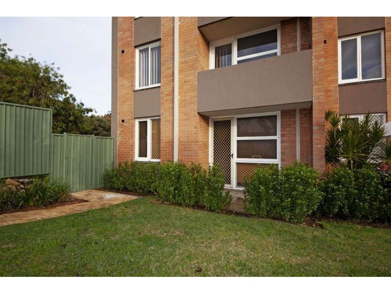 1/221 Clontarf Road, Hamilton Hill WA 6163
