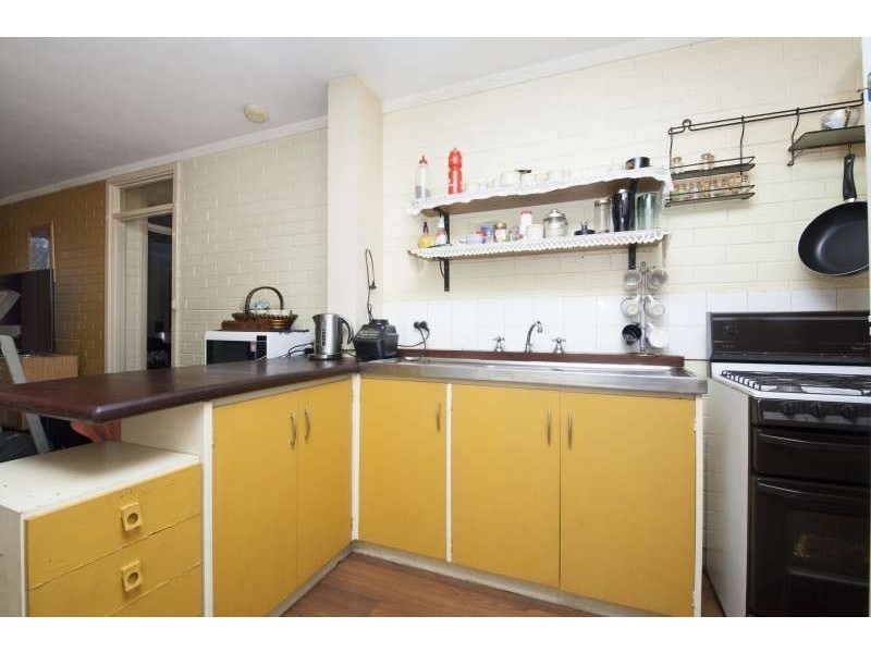 1/221 Clontarf Road, Hamilton Hill WA 6163