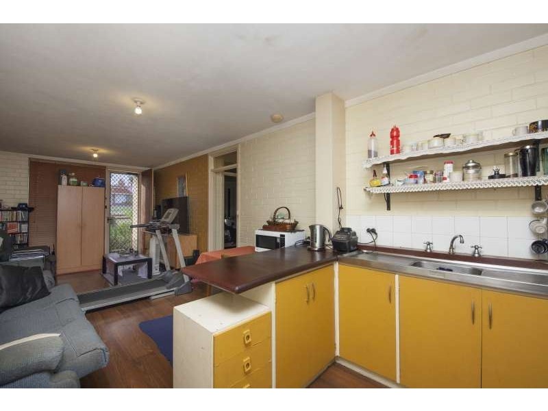 1/221 Clontarf Road, Hamilton Hill WA 6163