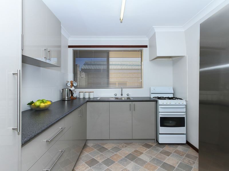 9 Moennich Court, Coolbellup WA 6163