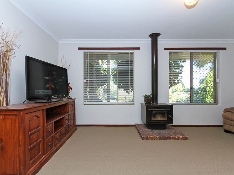 9 Moennich Court, Coolbellup WA 6163