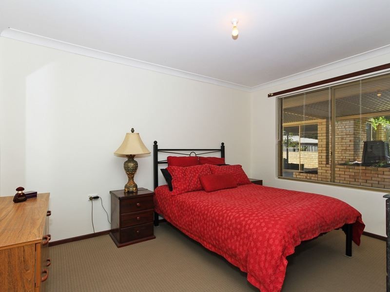 9 Moennich Court, Coolbellup WA 6163