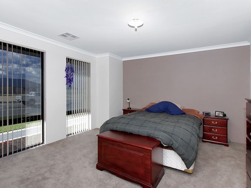 36 Eucalyptus Drive, Hammond Park WA 6164