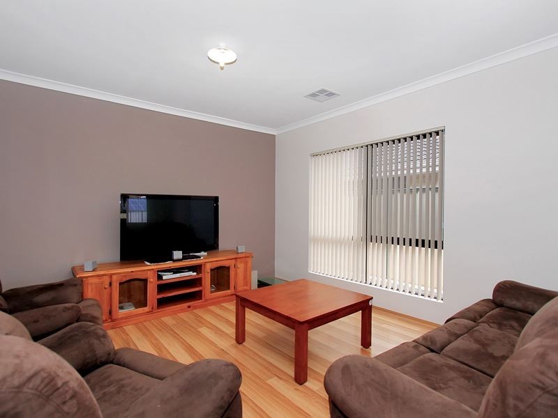 36 Eucalyptus Drive, Hammond Park WA 6164