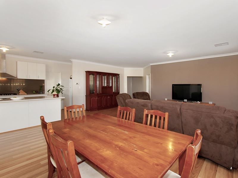 36 Eucalyptus Drive, Hammond Park WA 6164