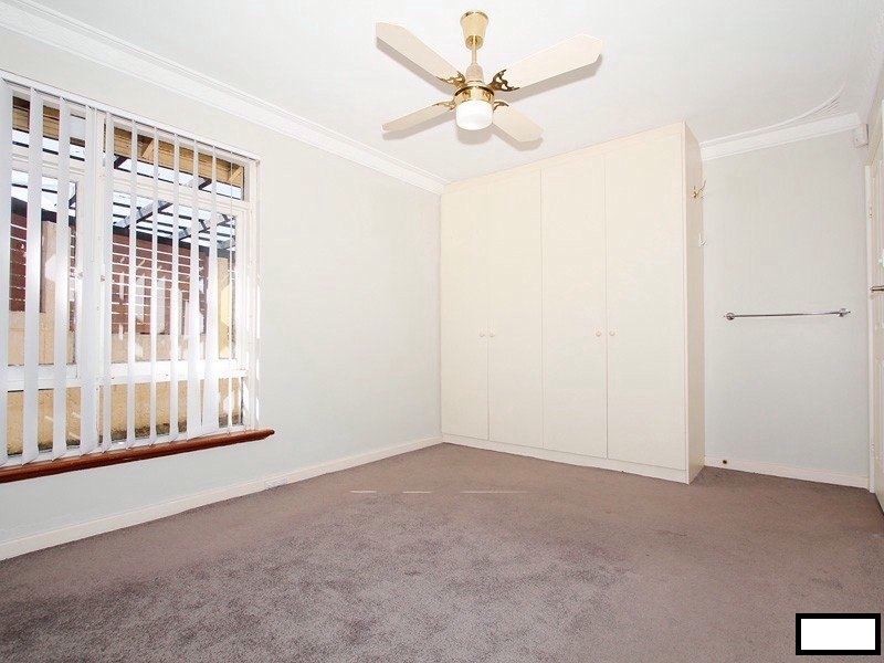 44 Waratah Drive, Camillo WA 6111