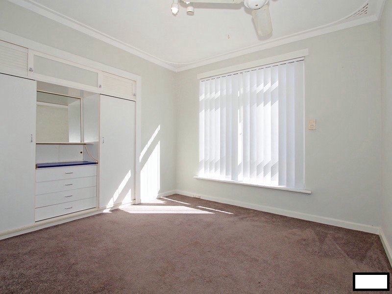 44 Waratah Drive, Camillo WA 6111