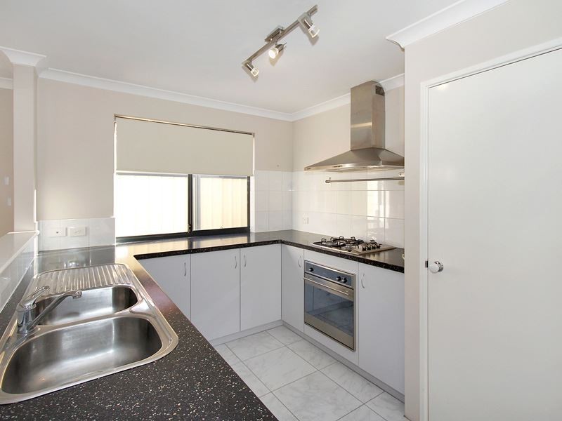 319 Wentworth Parade, Success WA 6164