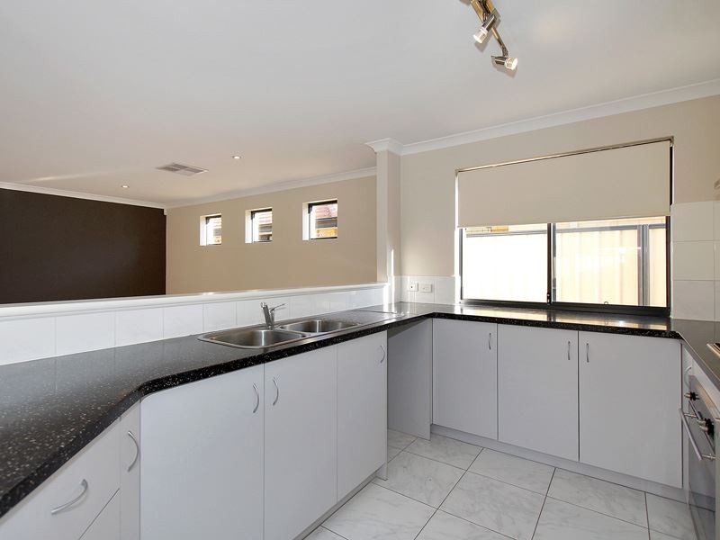 319 Wentworth Parade, Success WA 6164